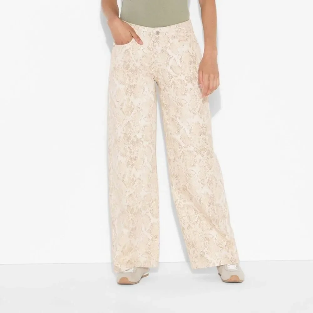 Wild Fable - Women's Low-Rise Baggy Jeans - Wild Fable White Sn White - Picture 2 of 3